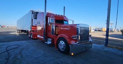 2023 Peterbilt 389 Polished out 